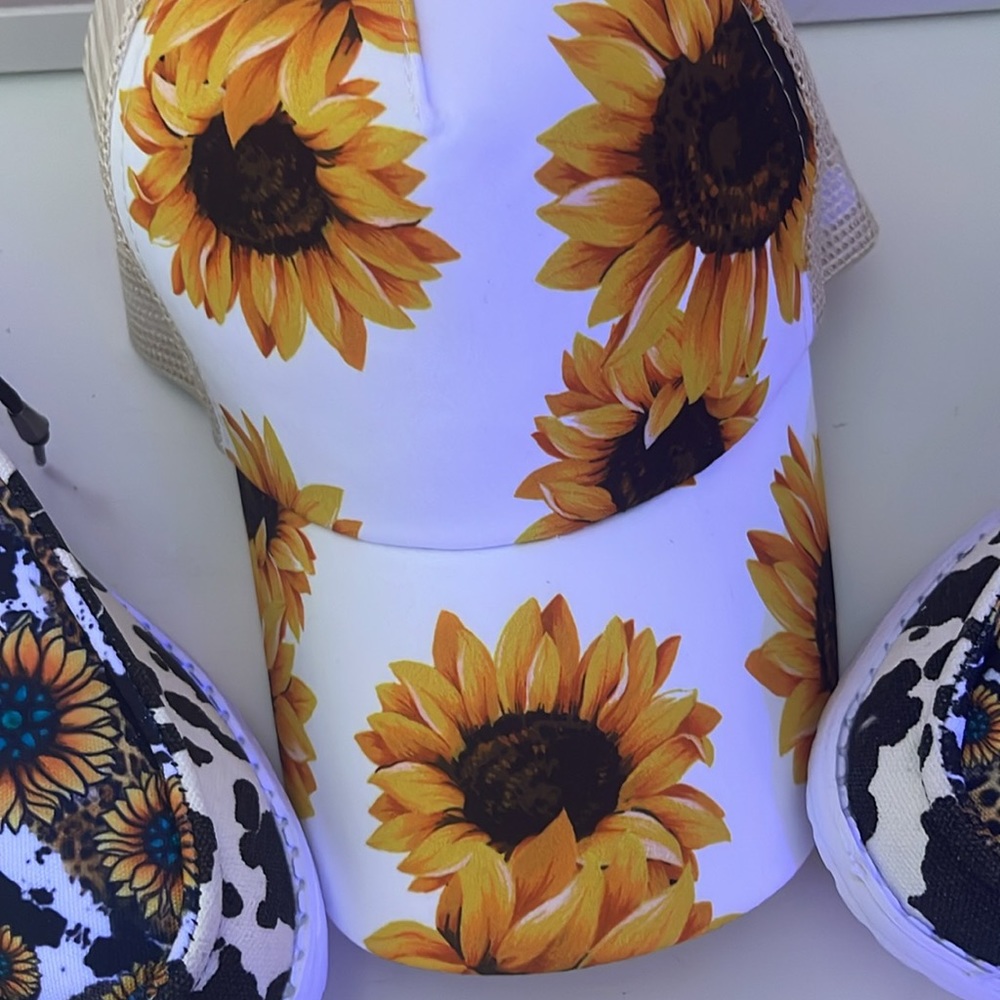 Sunflower baseball hat 🌻🌻🌻🌻 - Picture 3 of 3